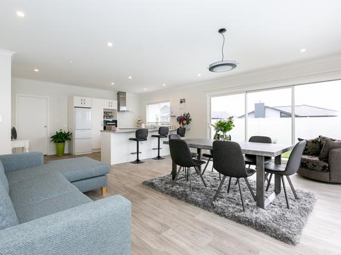 23 Aspiring Drive, Poraiti