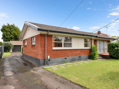 105 Lewis Street, Glenview