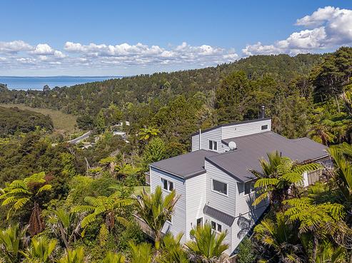 24 Deirdre Place, Titirangi