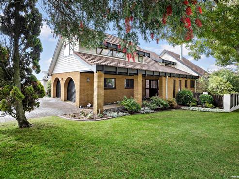 217 Royal Road, Massey