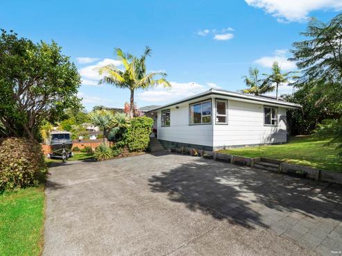 121 Weatherly Road, Torbay
