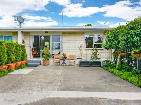 2/50 Middle Road, Havelock North
