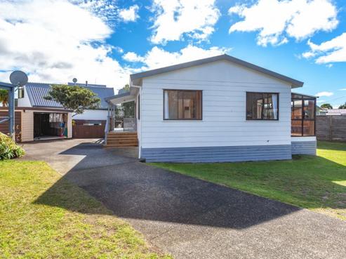 102 Williamson Road, Whangamata