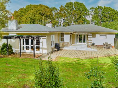 1738 State Highway 1, Marton