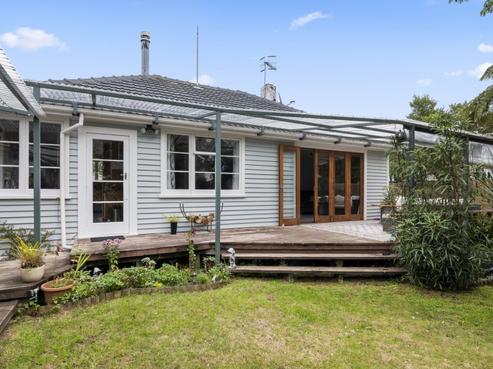 6 Cohen Place, Annesbrook