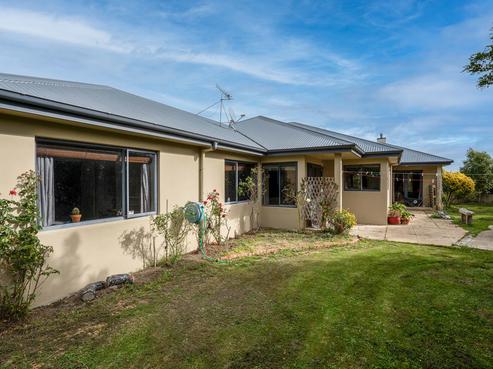 24 Clearview Drive, Milson