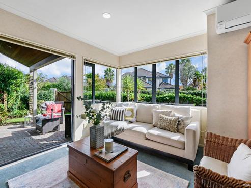 23 Windsong Court, Northpark
