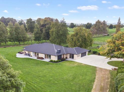 3670 Cambridge Road, Leamington