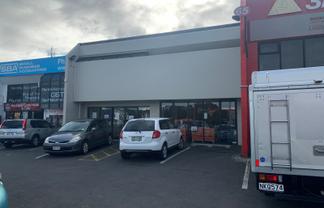 Road front retail right on Cavendish 