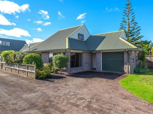 212A Sylvia Road, Whangamata