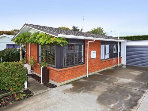 22 Usherwood Crescent, Akina