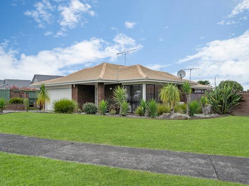 10 Pinewood Grove, Botany Downs