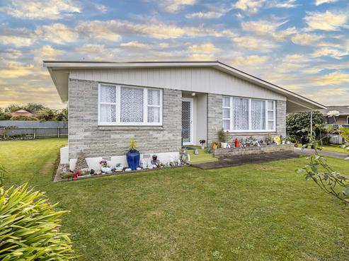 12 Mark Perreau Place, Foxton