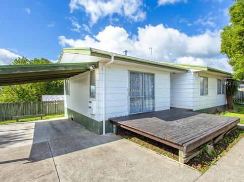 6 Thebes Street, Westbrook