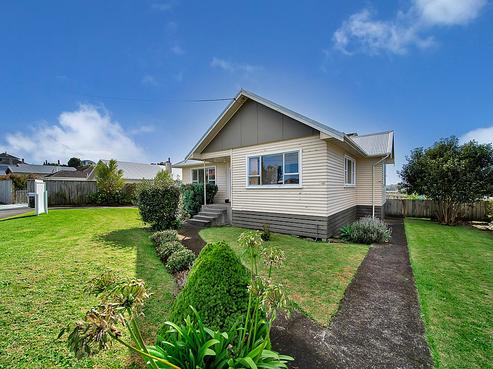 61 Paynters Avenue, Strandon