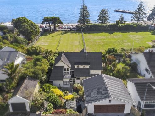 3 Tui Road, Days Bay