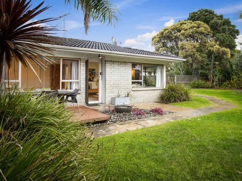 1/18 Montmere Avenue, Te Atatu Peninsula