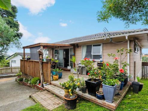 82 Reynella Drive, Massey