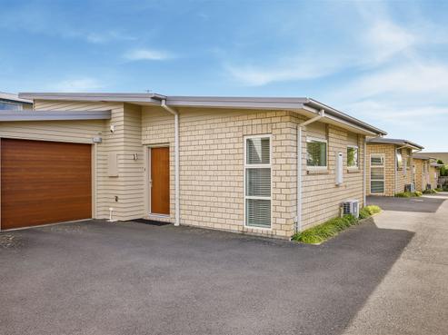 2/43 Main Road, Redcliffs