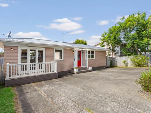 85 Lauderdale Road, Birkdale