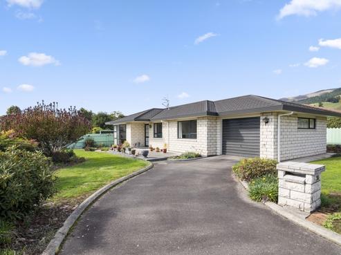 82 Olympus Way, Richmond