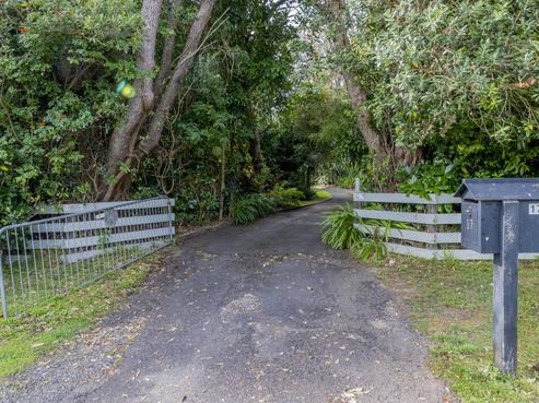 17 Ihaka Hakuene Street, Manakau