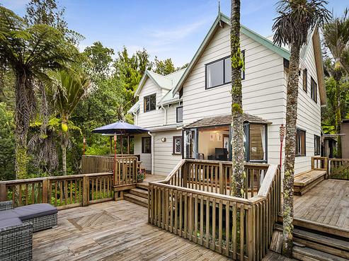 1 Woontons Lane, Titirangi