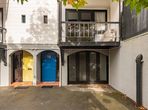 15/10 Pitarua Street, Thorndon