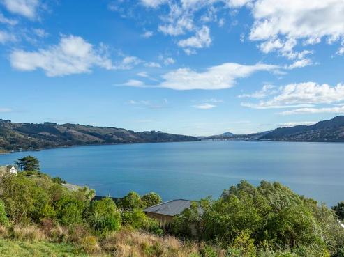 35 Bayne Terrace, Macandrew Bay