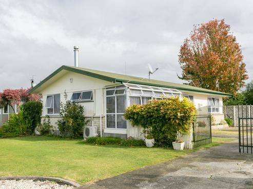 52 Downing Avenue, Pirimai