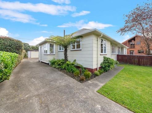 1235 High Street, Taita