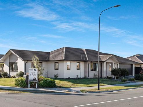 43 Faringdon Boulevard, Rolleston