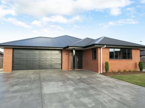 10E Magnolia Drive, Elgin