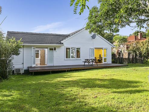 71 Atkinson Road, Titirangi