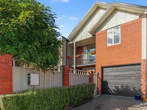 22 Henley Green, Northwood