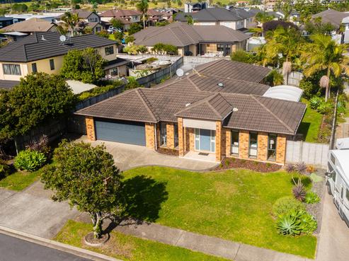 6 Pine Harbour Parade, Beachlands