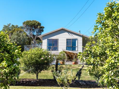 8 Huia Street, Oneroa