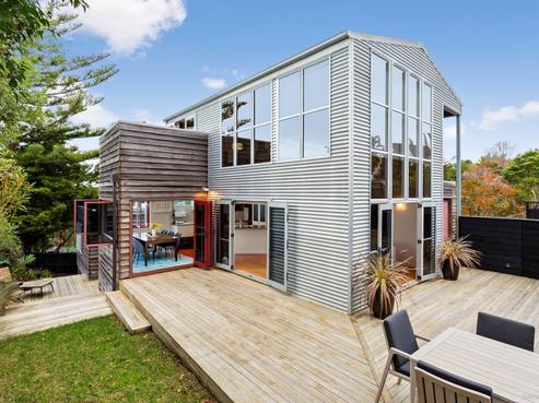 691B East Coast Road, Browns Bay