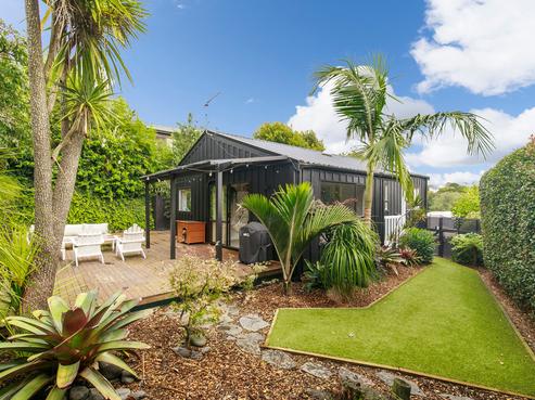 7/96A Verbena Road, Birkdale