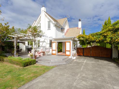 8 Wharerangi Road, Tamatea