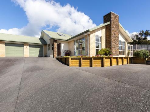 83 Karamea Street, Whalers Gate