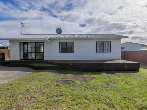 9 Colenso Place, Otaki Beach