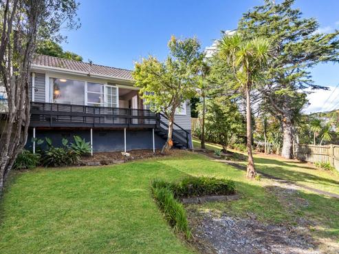 2/2 Derwent Crescent, Titirangi