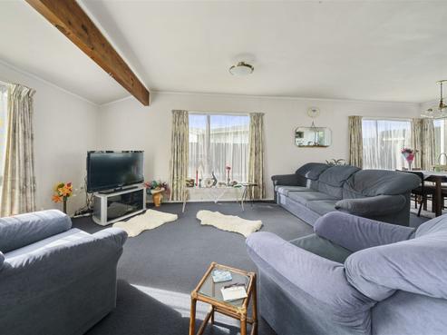 5 Colenso Place, Otaki Beach