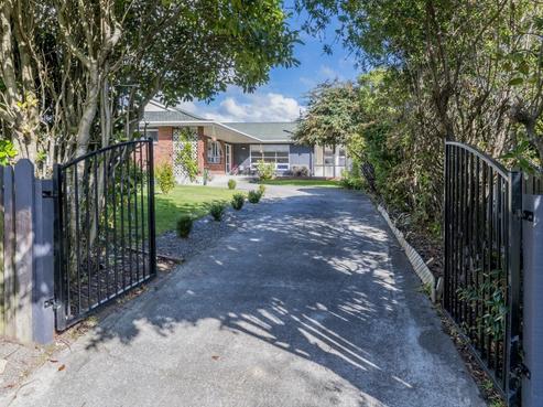 27 Rewarewa Crescent, Waikanae