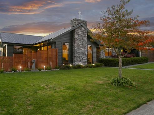 2 Royal Coachman Drive, Nukuhau