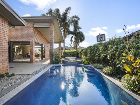 32 Somerton Drive, Huntington