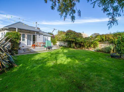 75 Hall Crescent, Epuni
