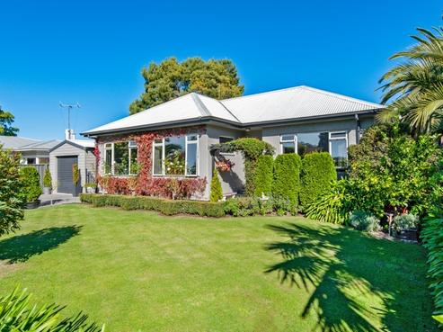 702 Southampton Street West, Saint Leonards