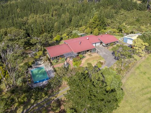 318 Kaipara Coast Highway, Helensville